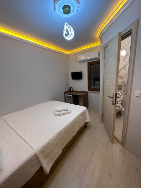 A la foto es mostra l'objecte pilot hotel situat a la ciutat de Durusu.