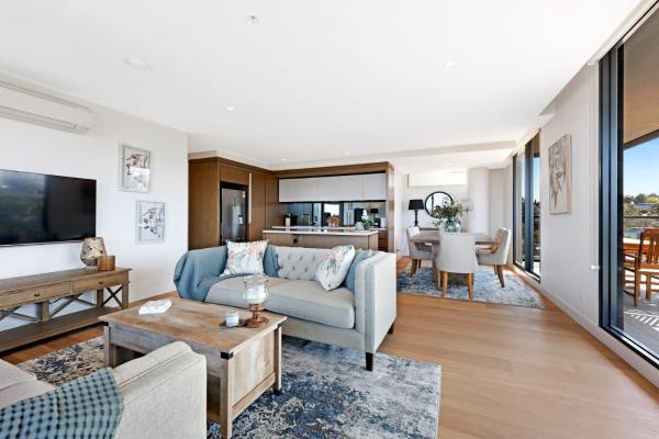 A la foto es mostra l'objecte Luxury overlooking the Yarra - 01663 situat a la ciutat de Melbourne.