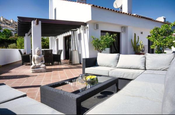 Duplex penthouse Casa M3 walking distance Puerto Banus, Marbella
