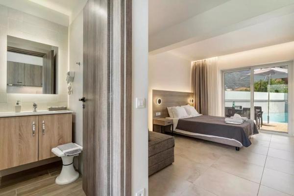 A la foto es mostra l'objecte Papatsas Center Houses situat a la ciutat de Nydri.