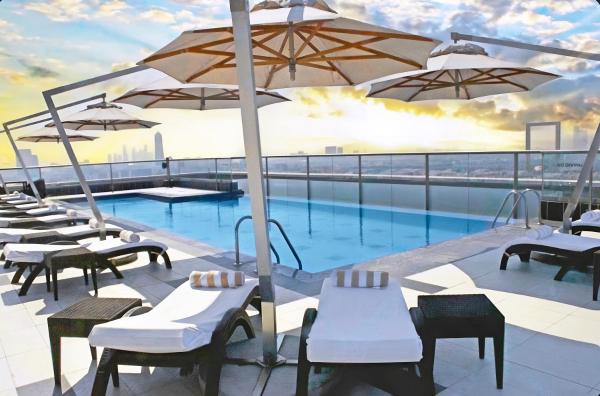Na zdjęciu widoczny jest obiekt Park Regis Kris Kin Hotel położony w mieście Dubaj.