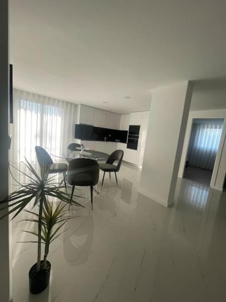 A la foto es mostra l'objecte Superbe Appartement Spacieux & Moderne - Ponte de lima - Wifi gratuit situat a la ciutat de Cancinhola.