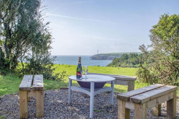 Haven View - 1 Bedroom Shepherds Hut - St Ishmaels - Little Haven