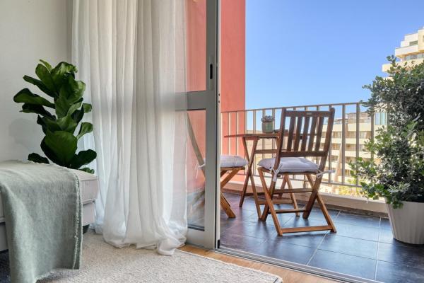 A la foto es mostra l'objecte Blue Wave, a Home in Madeira situat a la ciutat de Funchal.