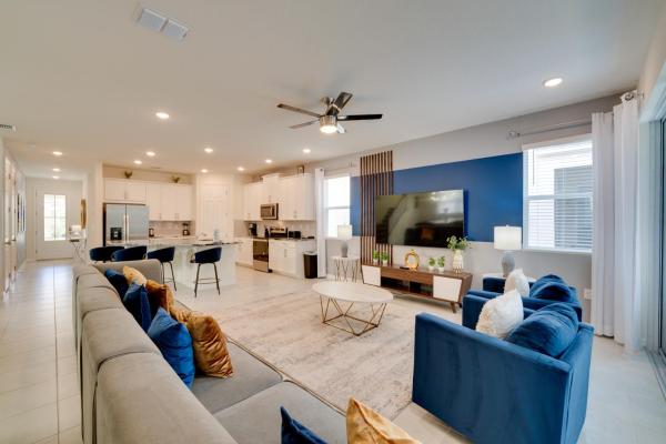 Less Than 12 Mi to Disney World Orlando Area Home with Pool, Kissimmee