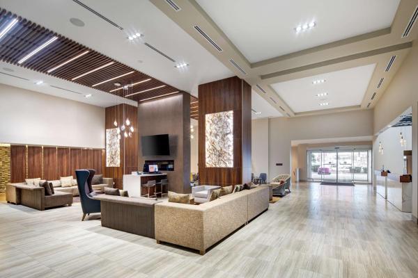 Bild 2: Doubletree by Hilton Toronto Airport, ON