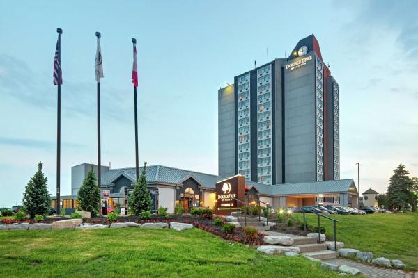 Na fotografii je vidět objekt Doubletree by Hilton Toronto Airport, ON nacházející se ve městě Toronto.