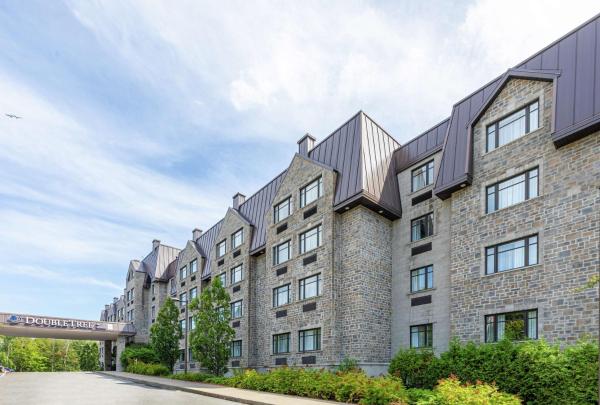 A la foto es mostra l'objecte DoubleTree by Hilton Quebec Resort situat a la ciutat de Ciutat de Quebec.