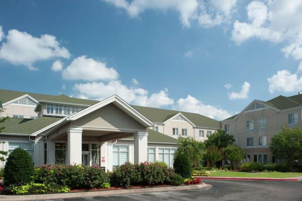 På bildet vises objektet Hilton Garden Inn Tulsa Airport som ligger i byen Tulsa.