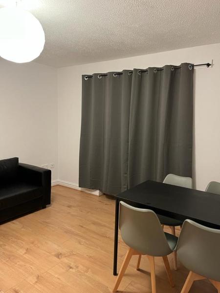 Cozy house with free parking, Manchester