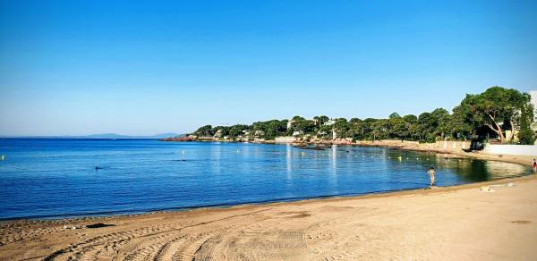 A la foto es mostra l'objecte Bel appartement de standing en bord de mer situat a la ciutat de Saint-Raphaël.