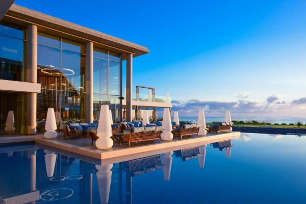 写真にはヘルソニソス市にあるNana Princess Suites Villas & Spaが写っています。