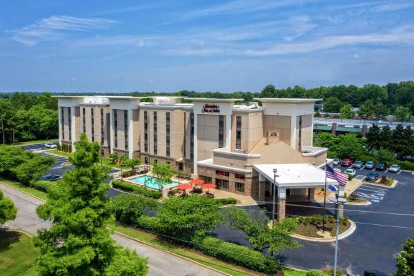 Kuvassa näkyy kohde Hampton Inn & Suites Memphis-Wolfchase Galleria, joka sijaitsee kaupungissa Memphis.