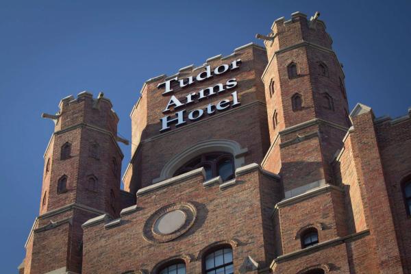 The Tudor Arms Hotel Cleveland - a DoubleTree by Hilton, Cleveland