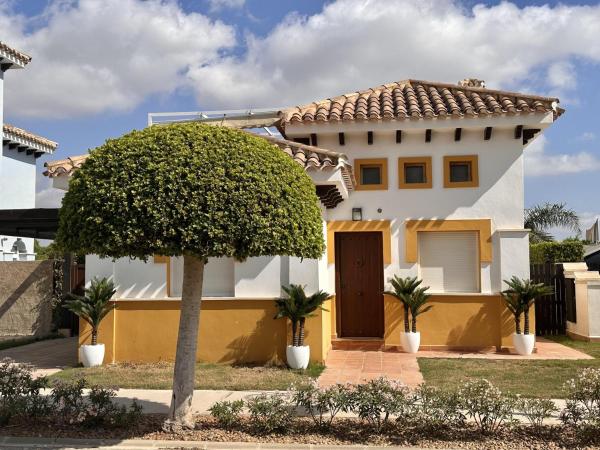 A la foto es mostra l'objecte Luxurious Frontline Golf Villa on Mar Menor Golf situat a la ciutat de Torre-Pacheco.