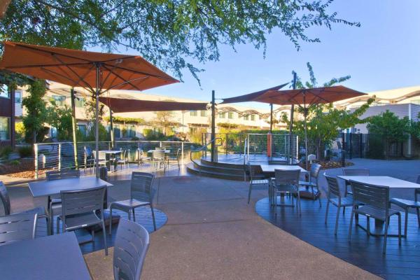 Kuva 7: DoubleTree by Hilton Napa Valley - American Canyon