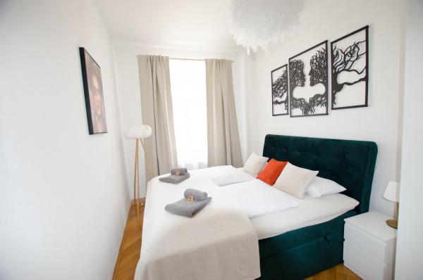 CASARINA - Stilvoller Altbau in zentraler Lage, Dresde
