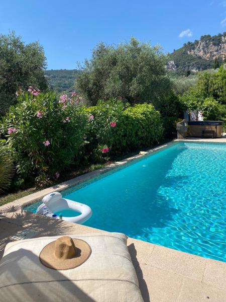 Nella foto è visibile l'oggetto Bastide Aïna SPA et piscine situato nella città di Grasse.