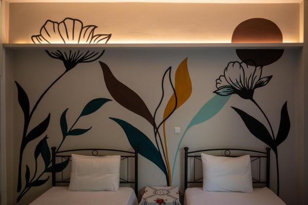 A la foto es mostra l'objecte Ιlias rooms situat a la ciutat de Patra.
