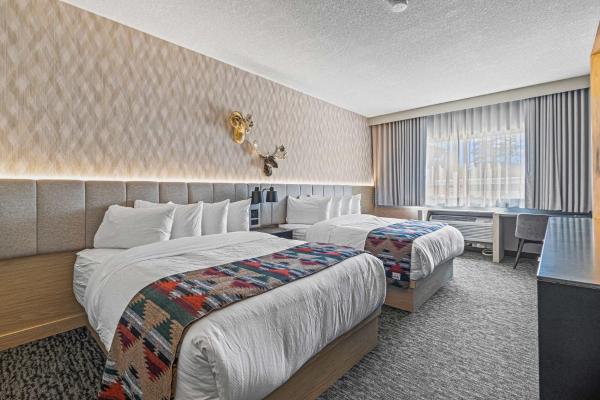På billedet ses objektet Everwild Canmore Hotel beliggende i byen Canmore.