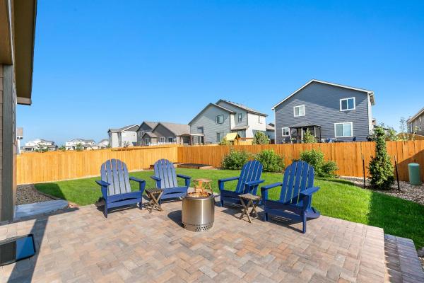 A la foto es mostra l'objecte Mead Vacation Rental Fenced Backyard and Fire Pit! situat a la ciutat de Longmont.