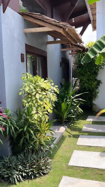 Yay Lodge SIARGAO, private room 1 with AC & hot shower and fast Starlink Wifi, General Luna