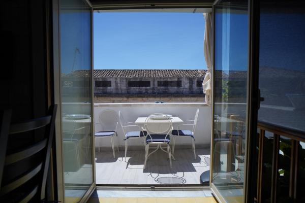 A la foto es mostra l'objecte Casa delle Rondini situat a la ciutat de Catània.