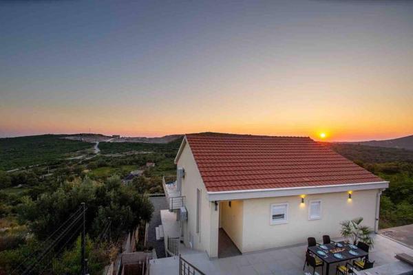 Sunset house, Višnjevo