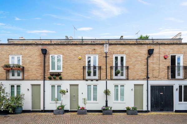Captivating 3-Bed House in London Holland Park, London