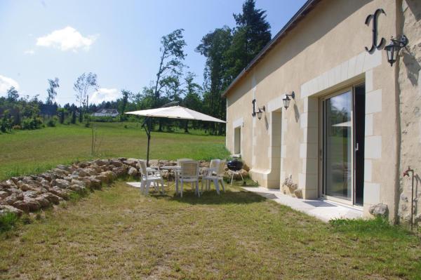 A la foto es mostra l'objecte Gîte La Coulée des Robins situat a la ciutat de Gizeux.
