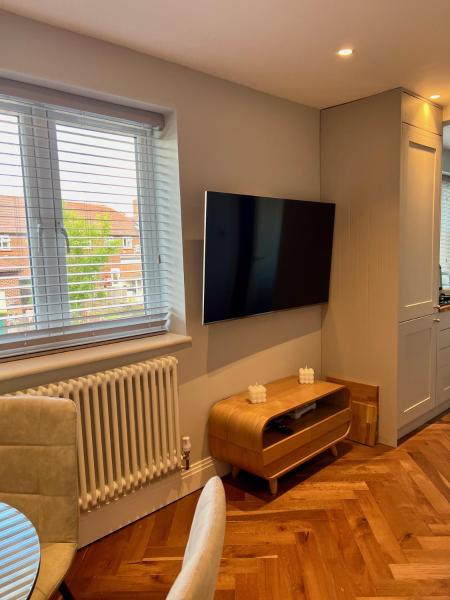 Auf dem Foto ist das Objekt A luxury 2 bedroom apartment in der Stadt Barnet zu sehen.