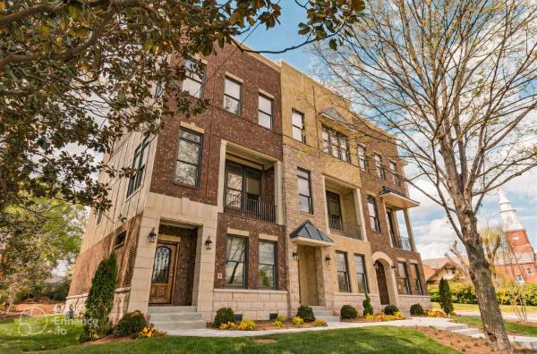 GLITZ & GUITARS I Stylish 3BR with Rooftop Hot Tub in East Nashville photo 3