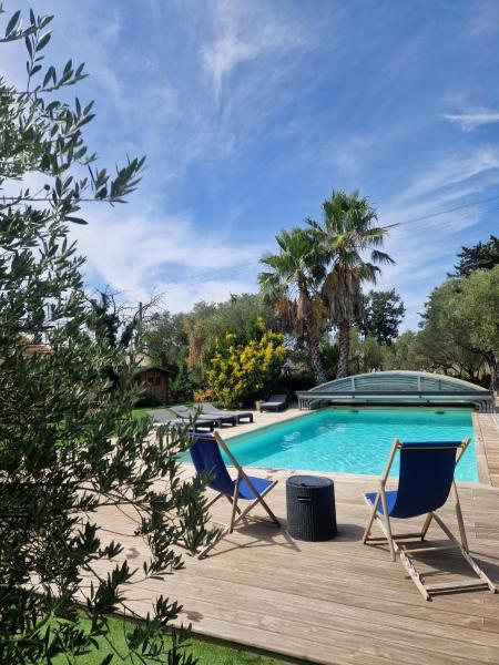 A la foto es mostra l'objecte Maison piscine privée Camargue situat a la ciutat de Vauvert.