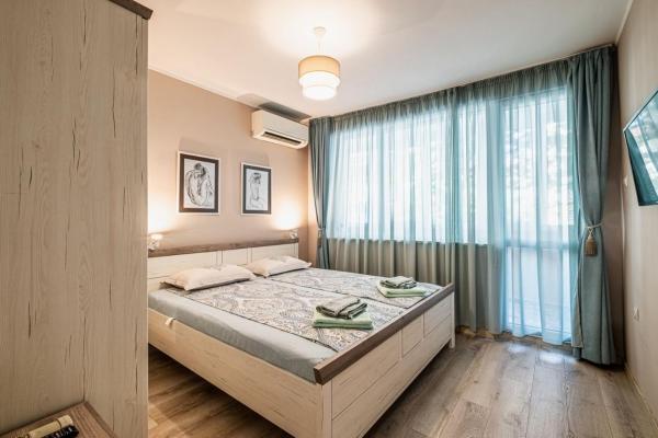 Aquamarine Apartment, Warna