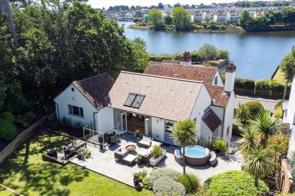 På bilden syns objektet Harbour View som ligger i staden Lymington.