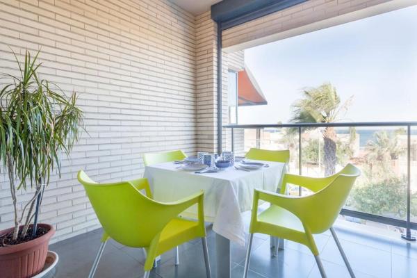 Na foto é possível ver o objeto Confortable Beach Appartment with Views to the Sea localizado na cidade de Puzol.