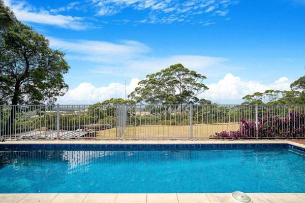 写真にはオーガスタ市にあるMoondyne Estate Exclusive & Pet Friendly Hilltop Retreatが写っています。