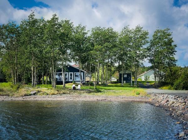 La photo montre l'objet Cozy Campbellton Retreat with 2 Bedrooms & Sauna situé dans la ville de Botwood.