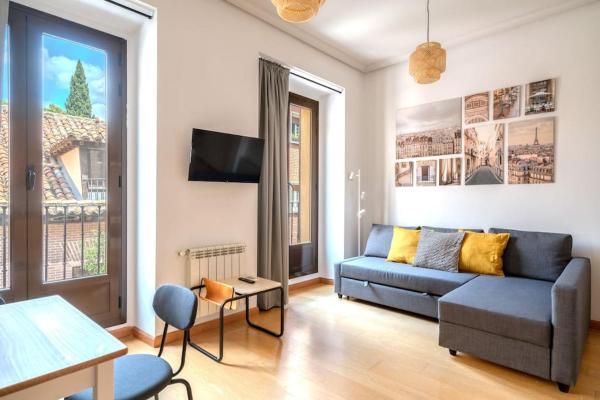 Φωτογραφία 1: Flat in Barrio de las Letras / Cervantes20