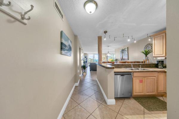 A la foto es mostra l'objecte Destin on the Gulf 205 - Updated Gulf Front Property with Free Beach Service situat a la ciutat de Destin.