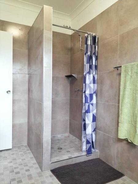 Kuva 3: Spacious, Modern & Central