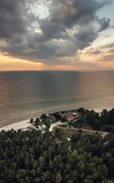 Nella foto è visibile l'oggetto Beach Home for Nature Lovers situato nella città di Bernāti.