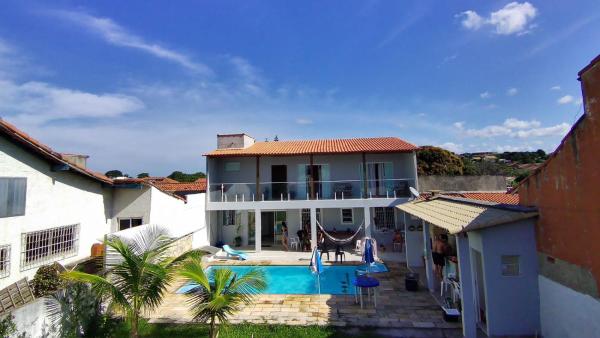 写真にはイグアバ・グランデ市にあるCasa Privativa Iguaba Grande, a 450 metros da Praiaが写っています。