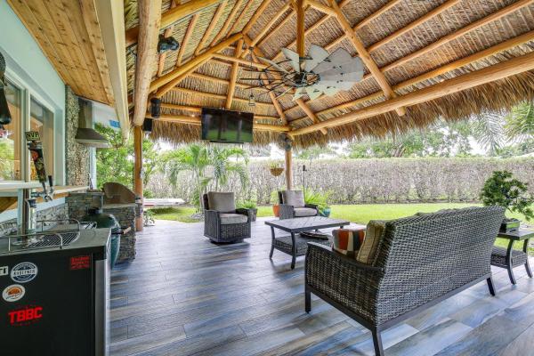 Furnished Patio + Gas Grill: Deerfield Beach Home - Deerfield Beach, FL