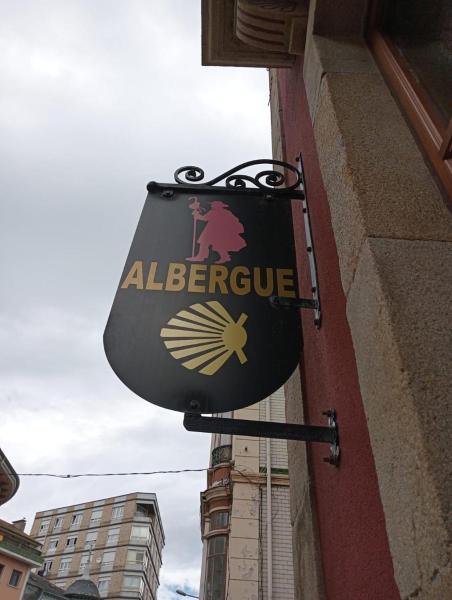 A la foto es mostra l'objecte Albergue de Peregrinos Villa de Luarca situat a la ciutat de Luarca.