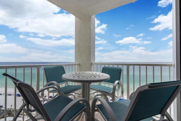 A la foto es mostra l'objecte 2096 Beachfront 3Bdrm Condo Free Beach Setup situat a la ciutat de Destin.