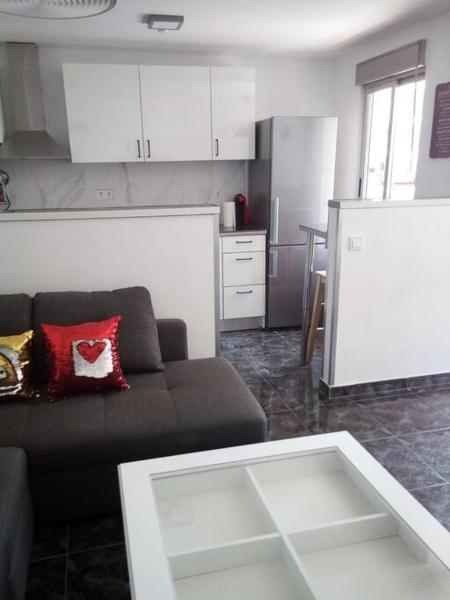 Zdjęcie 3: Spacious, 2 BR/2 BA, 3 Min walk to the beach