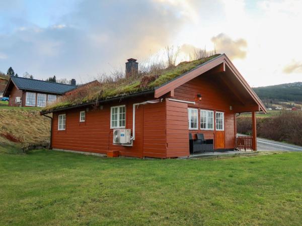 На фото показан объект Chalet Hagehytta by Interhome, расположенный в городе Utvik.