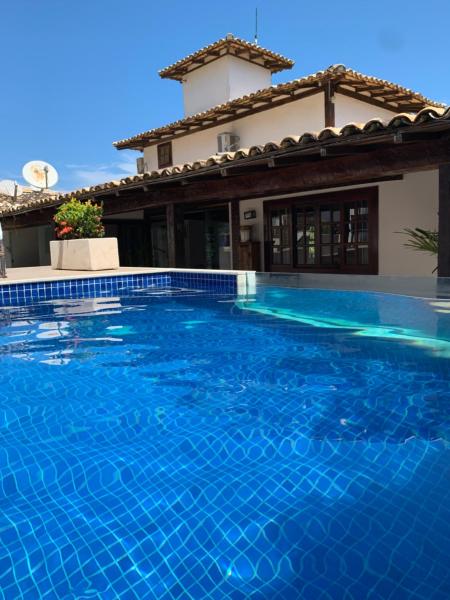 A la foto es mostra l'objecte Geribá - piscina de vidro com hidromassagem - 12 pessoas situat a la ciutat de Búzios.