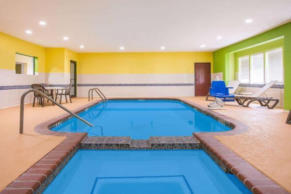 Foto 4: Super 8 by Wyndham Port Arthur/Nederland Area